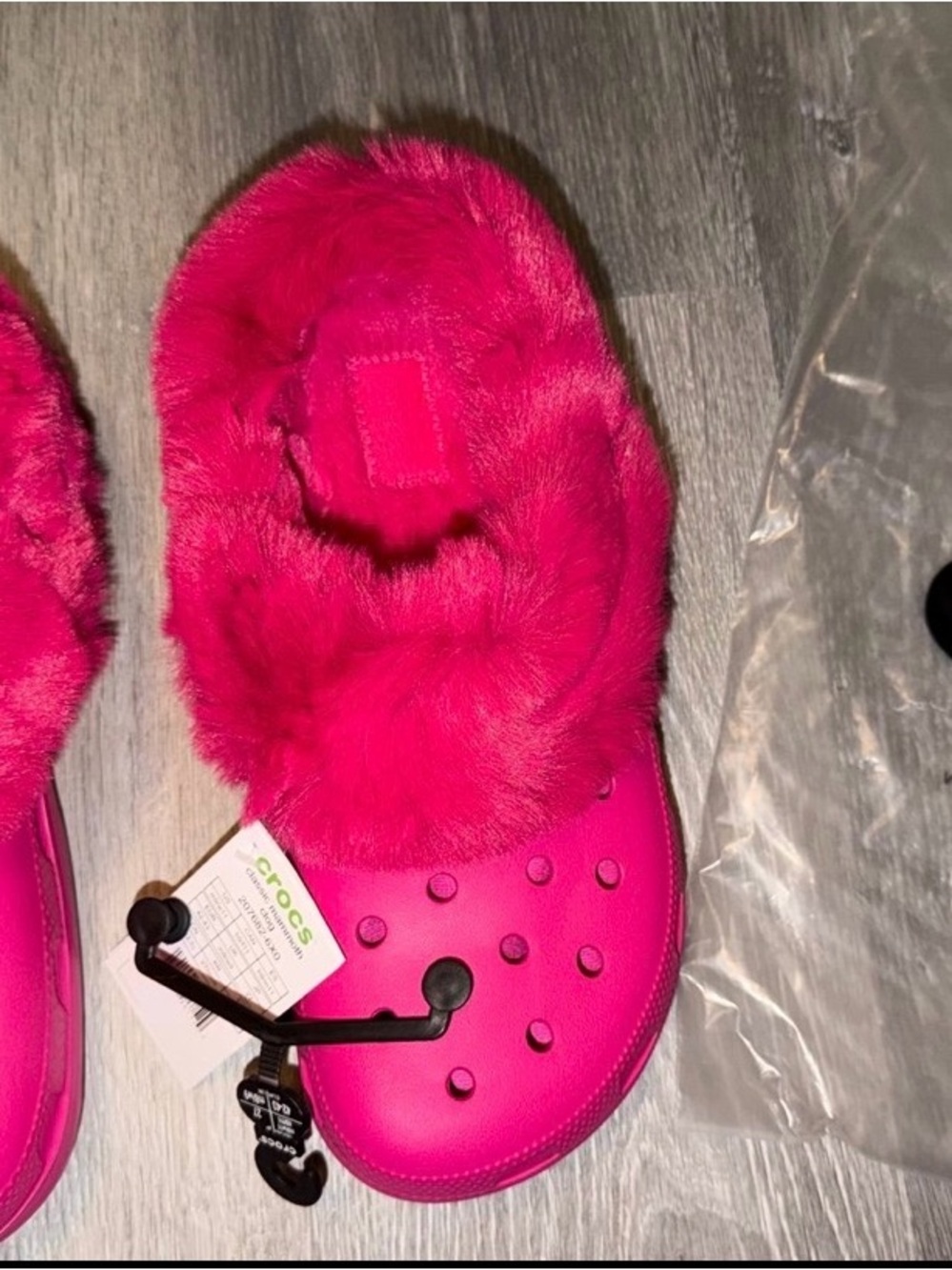 CROCS men size 9 women size 11 Plush-Lined Clog - Hot Pink